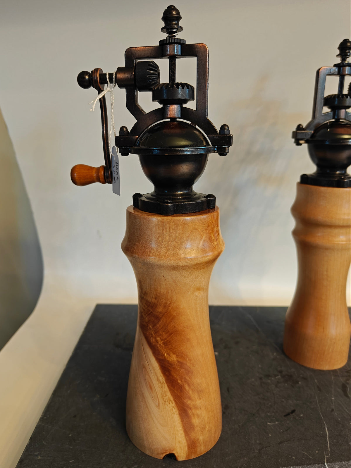 Pepermolen, steampunk, old-skool molentje, handmade, handgemaakt in België op de houtdraaibank, houtsoort 'Inlandse Berk'