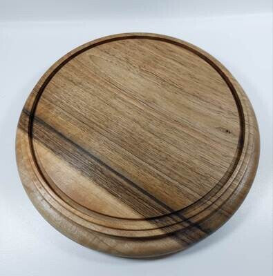 houten taartplateau met glazen stolp, handmade, handgemaakt in België op de houtdraaibank, houtsoort  'Europese Walnoot', 'Notelaar'
