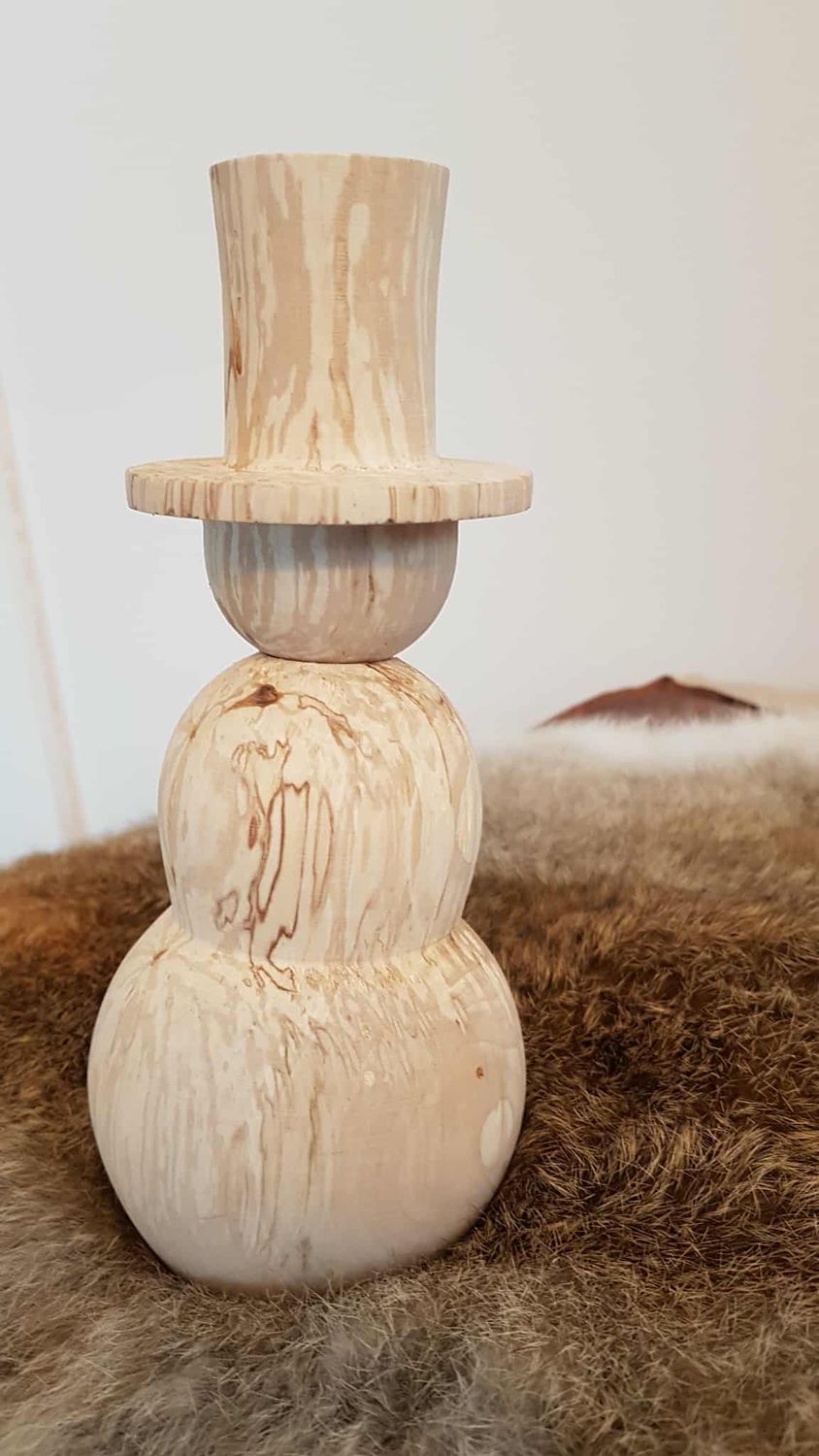 Decoratieve kerstman handgemaakt, handmade in Belgium, handgemaakt in België, ambachtelijk, houtsoort vervuurde beuk