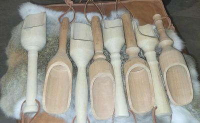 Onbehandelde  voedingsschepjes uit steenbeuk. handmade in Belgium, handgemaakt in België, ambachtelijk gedraaid op de houtdraaibank