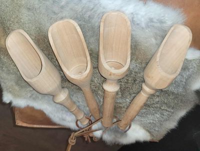 Onbehandelde  voedingsschepjes uit Kerselaar. handmade in Belgium, handgemaakt in België, ambachtelijk gedraaid op de houtdraaibank