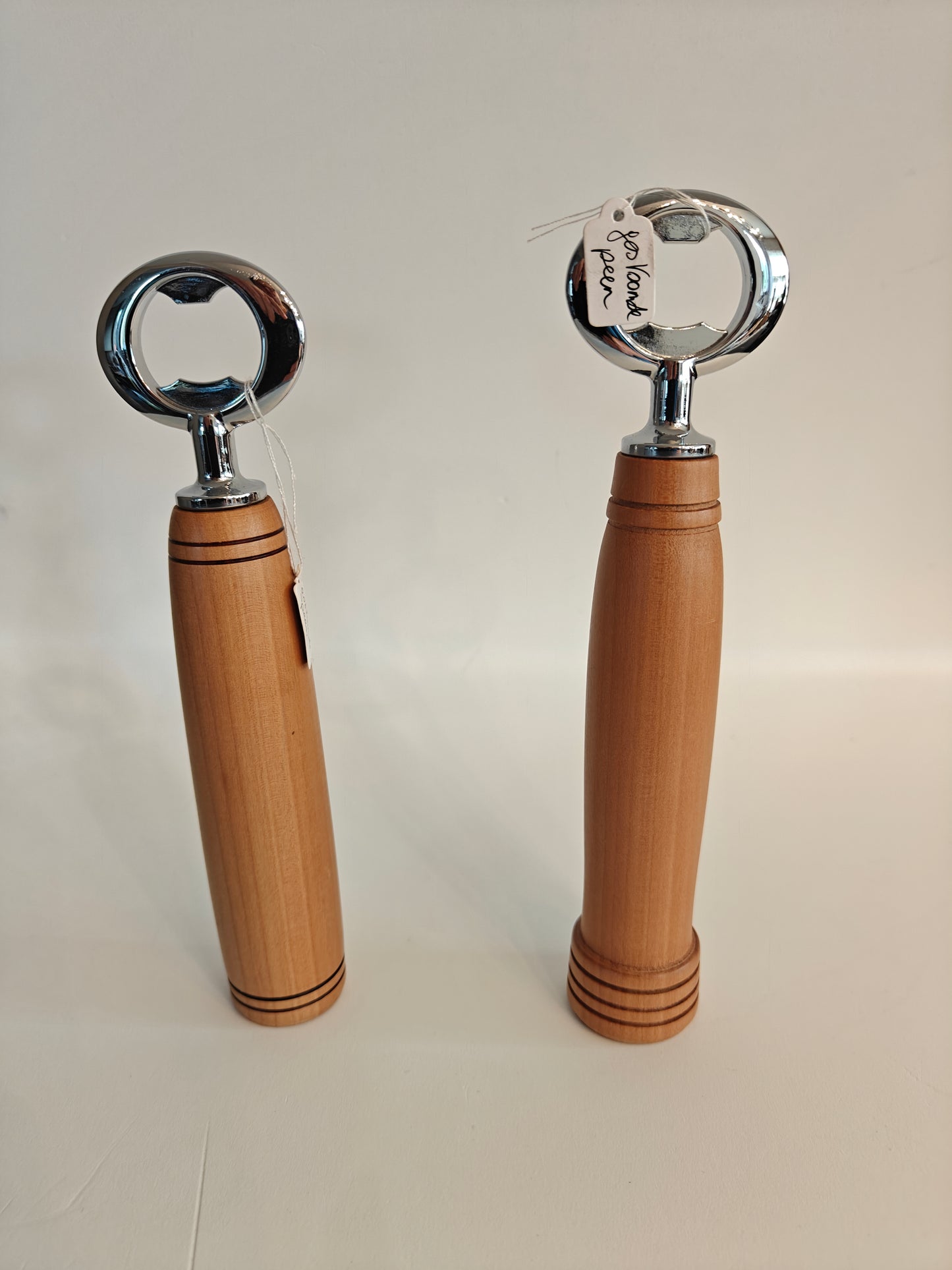 Houten flessenopener, handgemaakt op de houtdraaibank, houtsoort 'Gestoomde Peer'